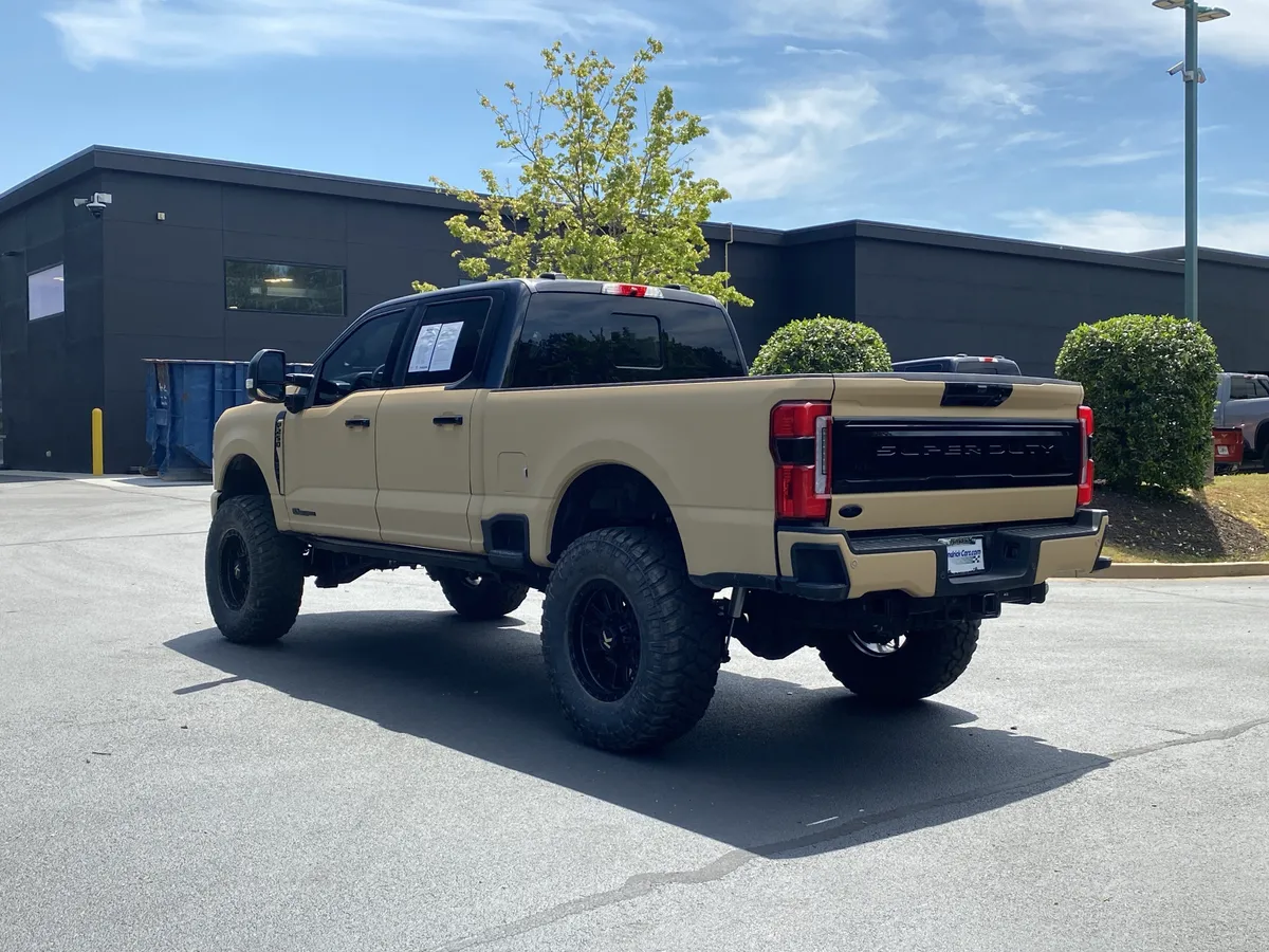 2026 Ford Super Duty F-250 SRW Platinum thumbnail 13