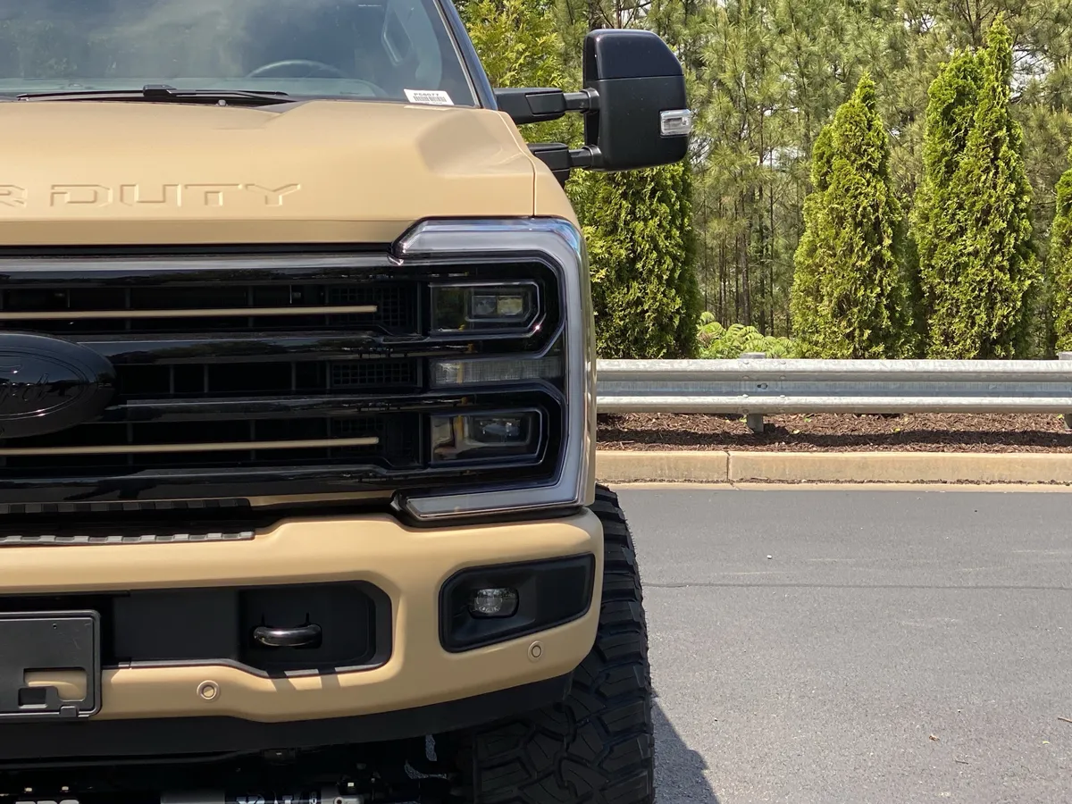 2026 Ford Super Duty F-250 SRW Platinum thumbnail 18