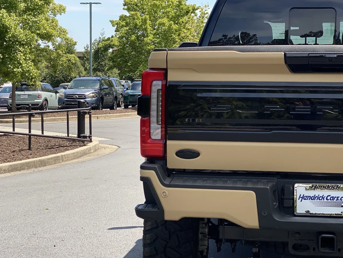 2026 Ford Super Duty F-250 SRW Platinum thumbnail 19