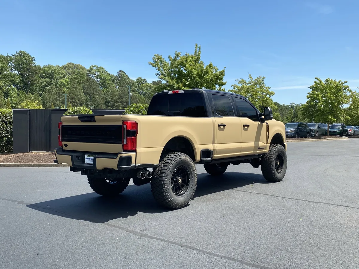 2026 Ford Super Duty F-250 SRW Platinum thumbnail 2