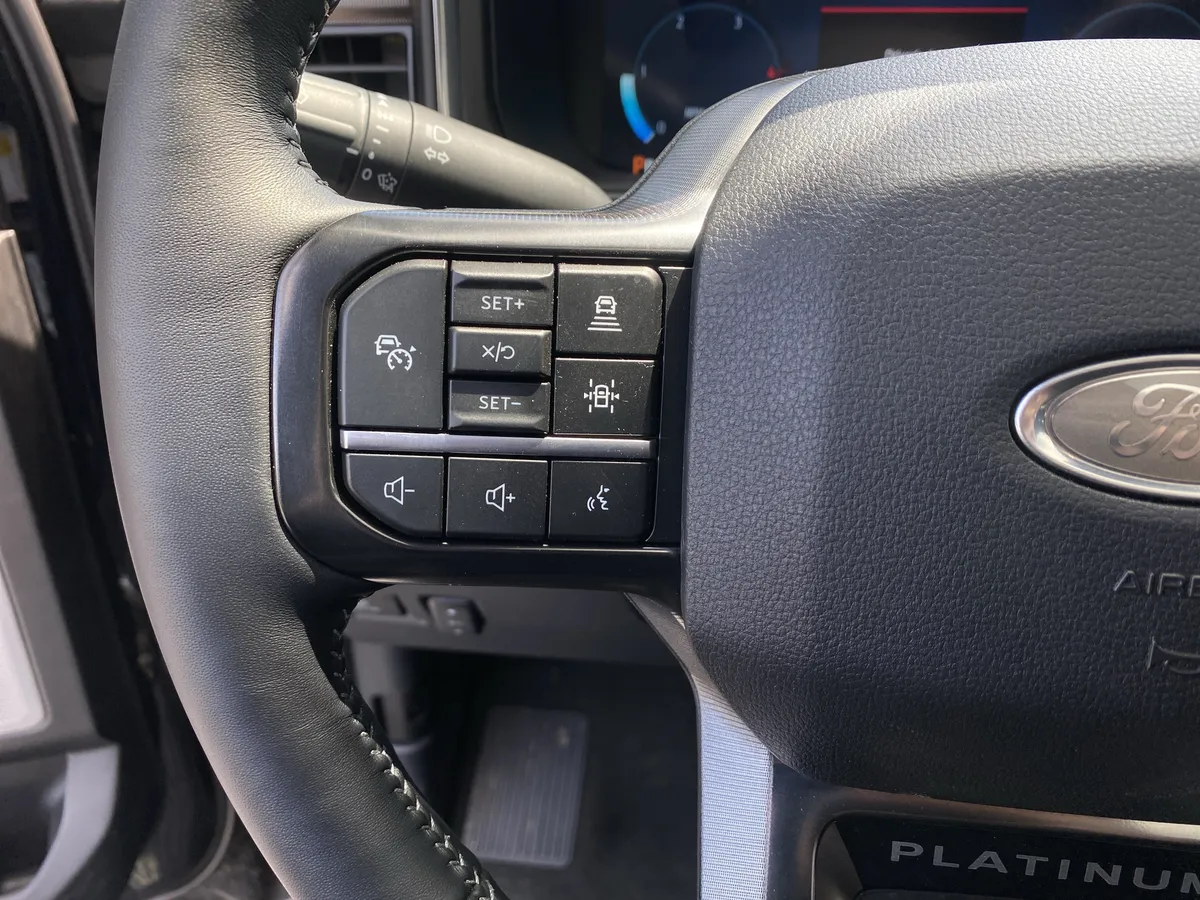 2026 Ford Super Duty F-250 SRW Platinum thumbnail 29