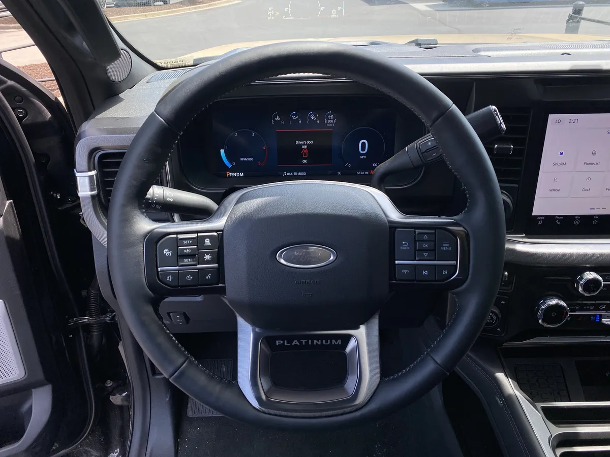 2026 Ford Super Duty F-250 SRW Platinum thumbnail 9