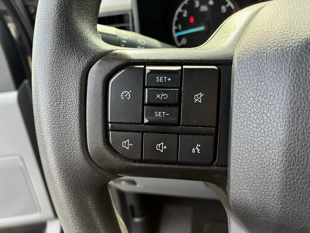 2026 Ford Super Duty F-250 SRW XL thumbnail 27