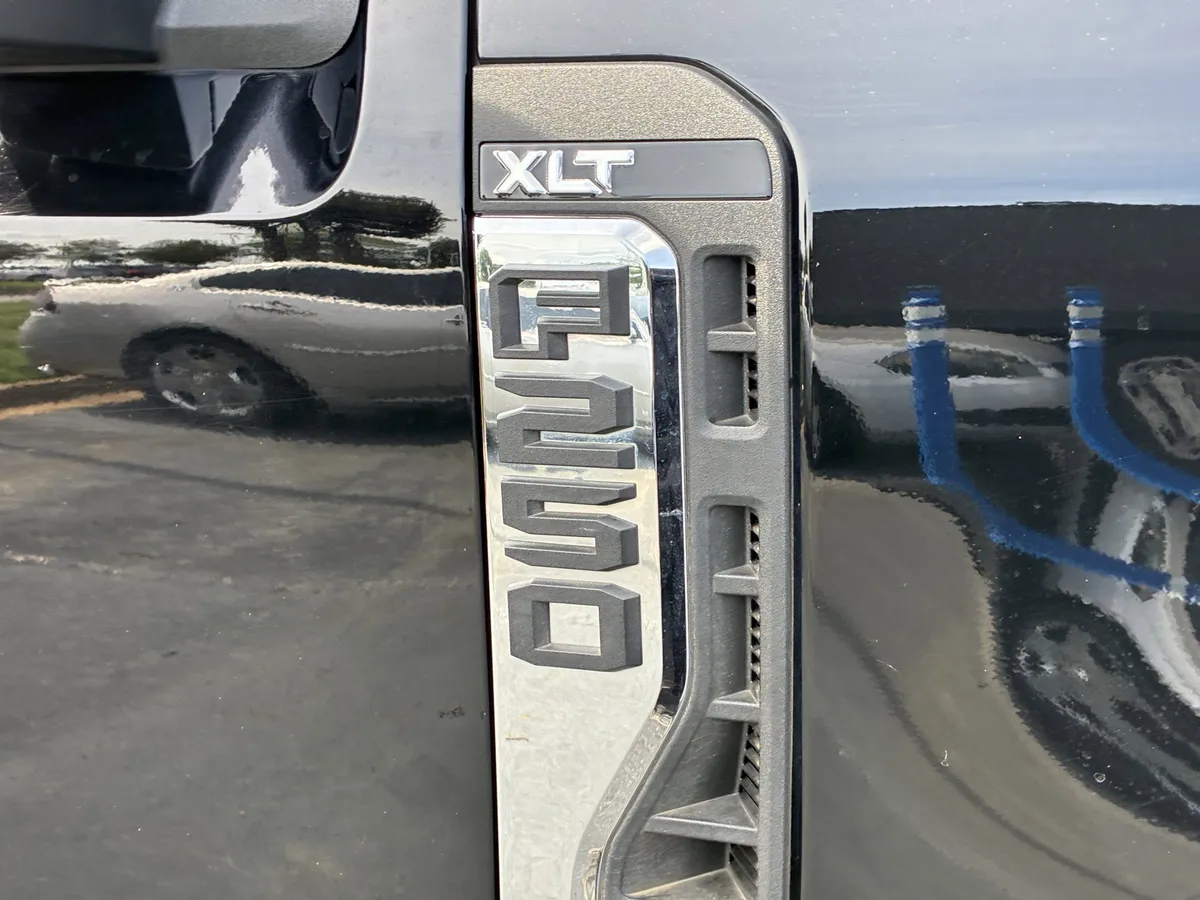 2026 Ford Super Duty F-250 SRW XL thumbnail 5