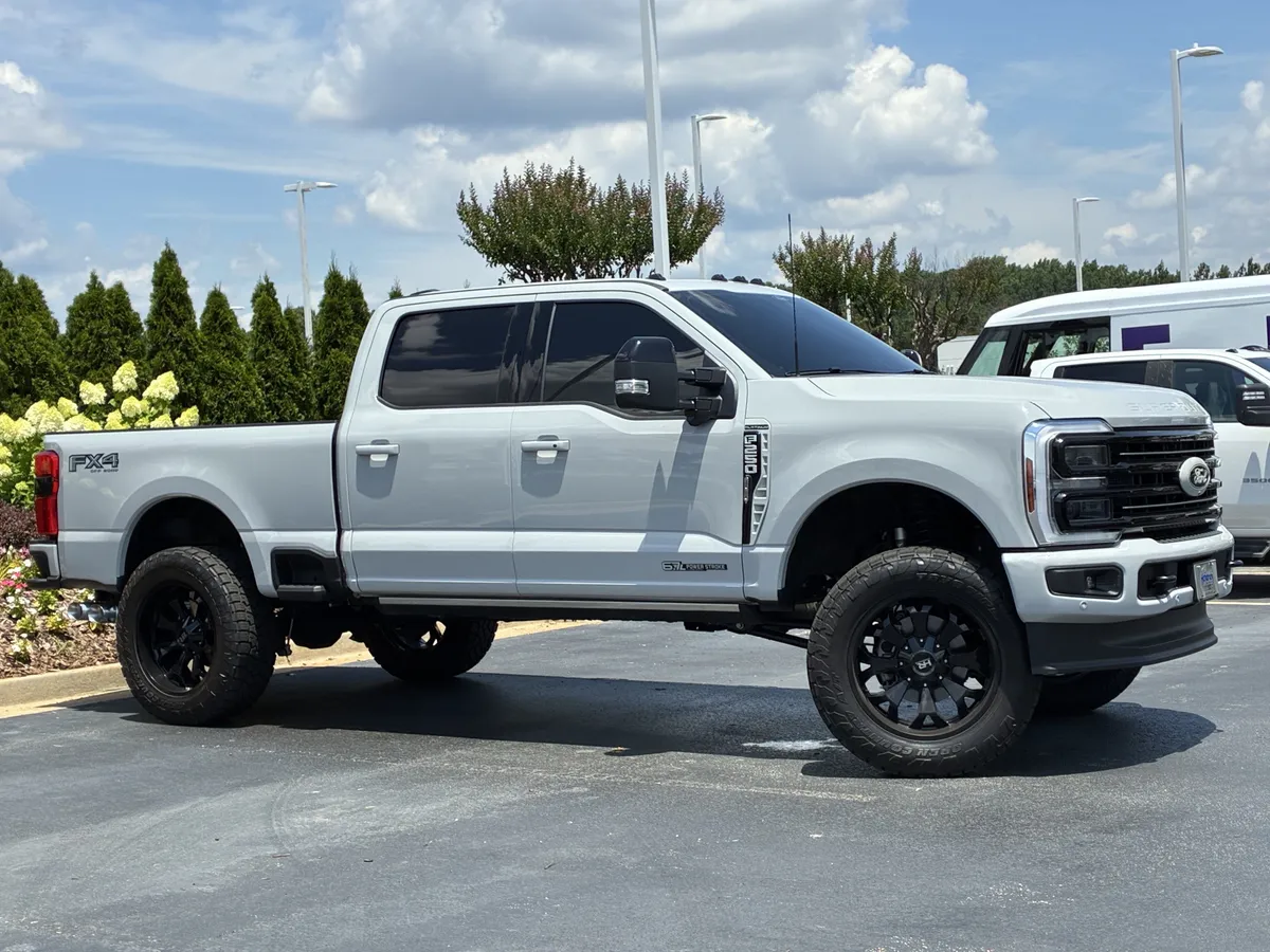 2026 Ford Super Duty F-250 SRW XL thumbnail 2