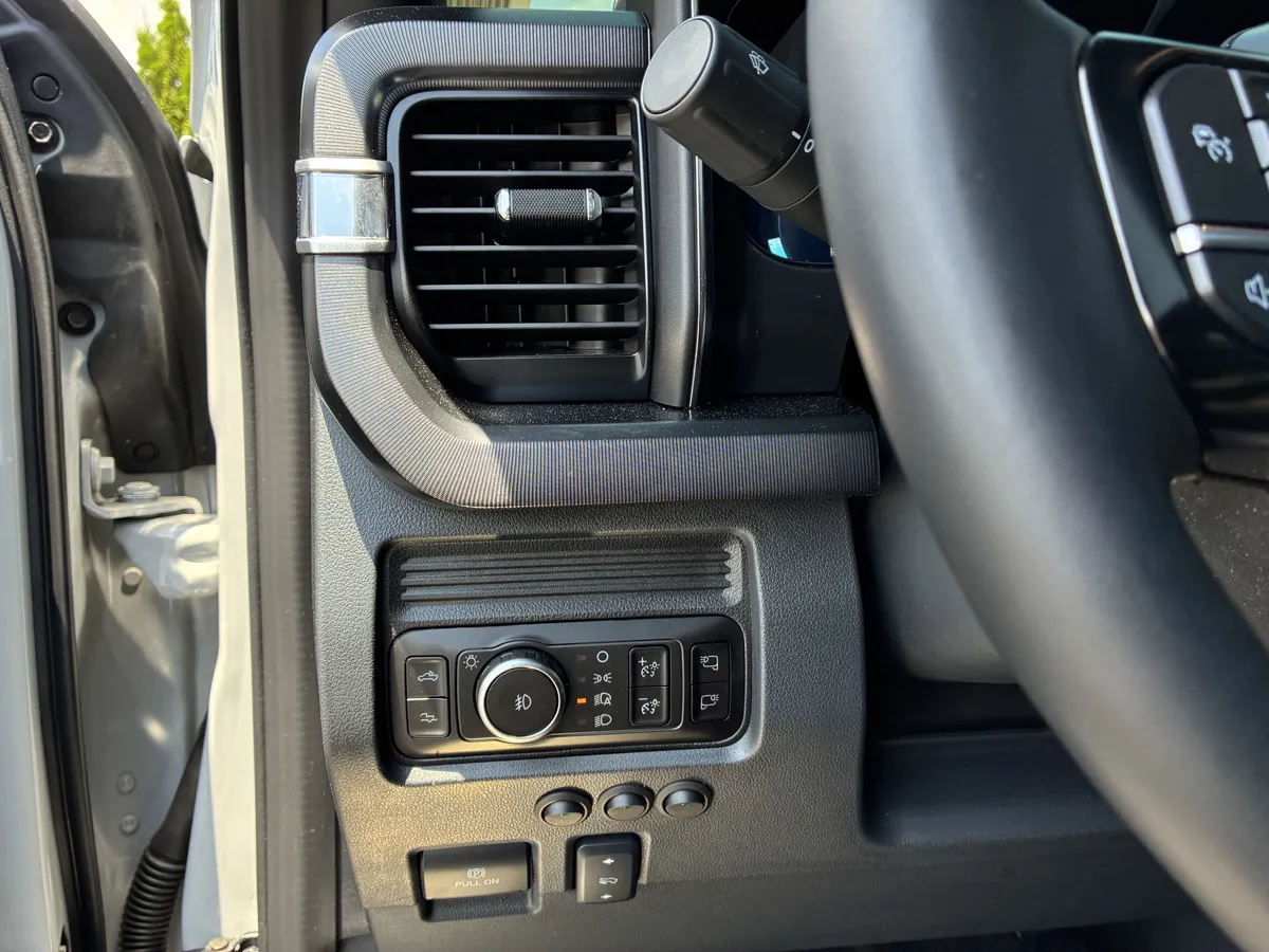 2026 Ford Super Duty F-250 SRW XL thumbnail 25