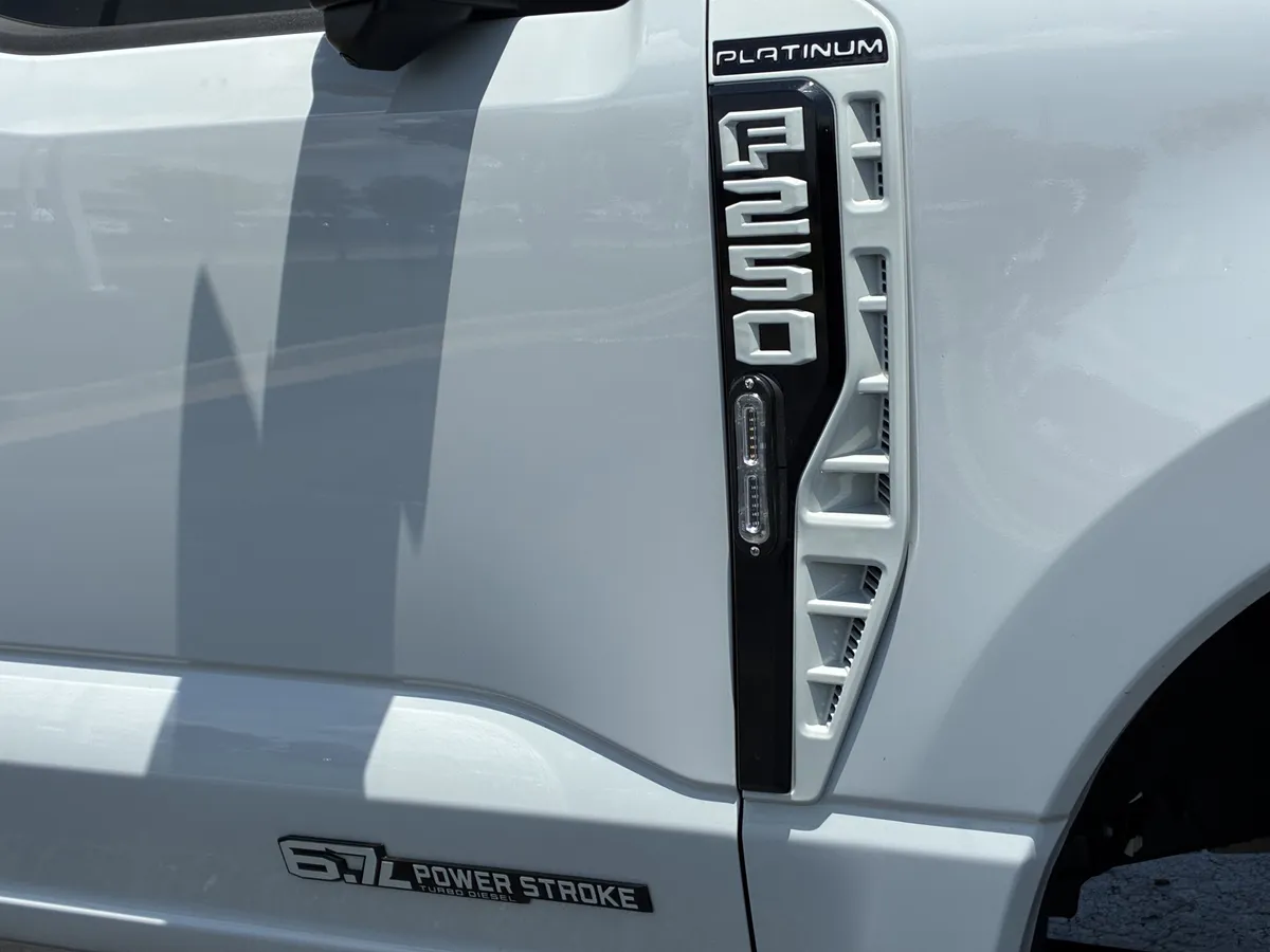 2026 Ford Super Duty F-250 SRW XL thumbnail 6