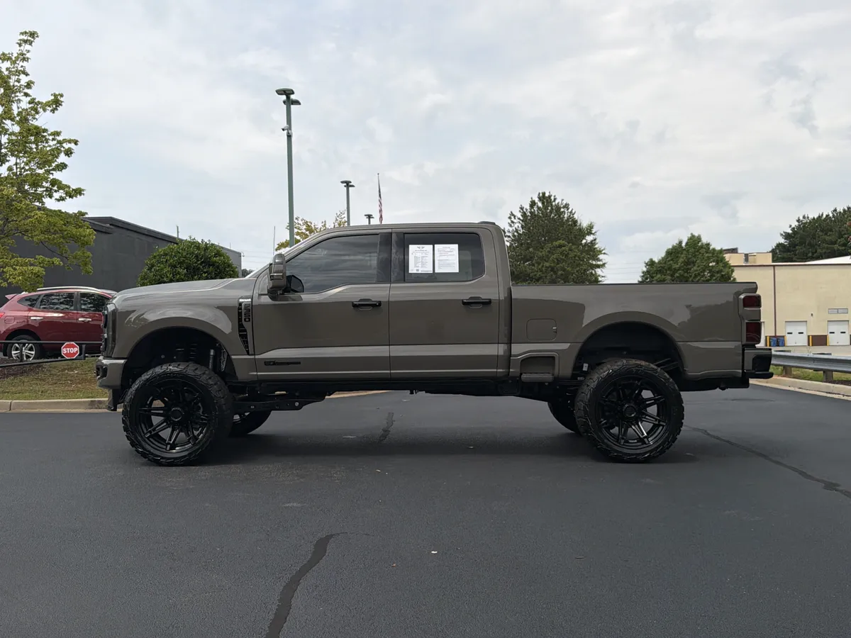 2026 Ford Super Duty F-350 SRW King Ranch thumbnail 14