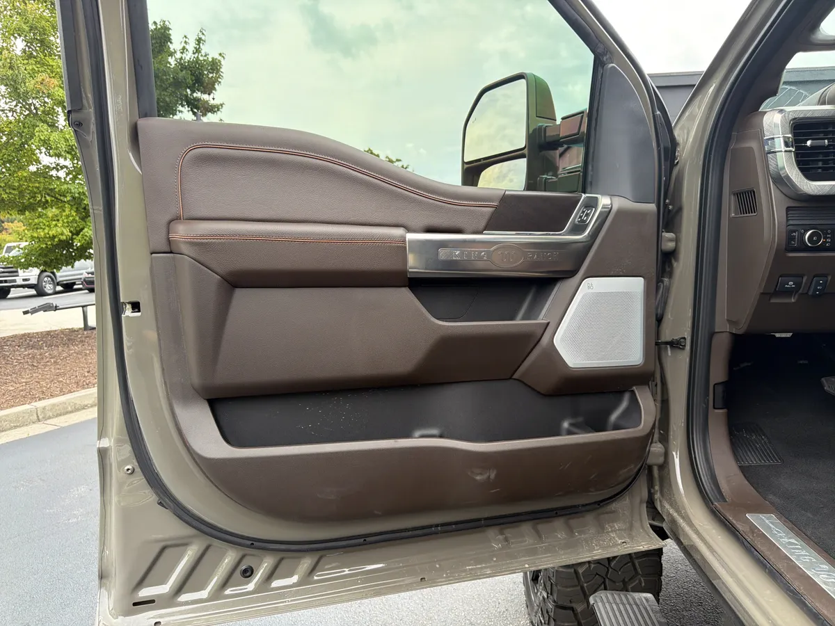 2026 Ford Super Duty F-350 SRW King Ranch thumbnail 24