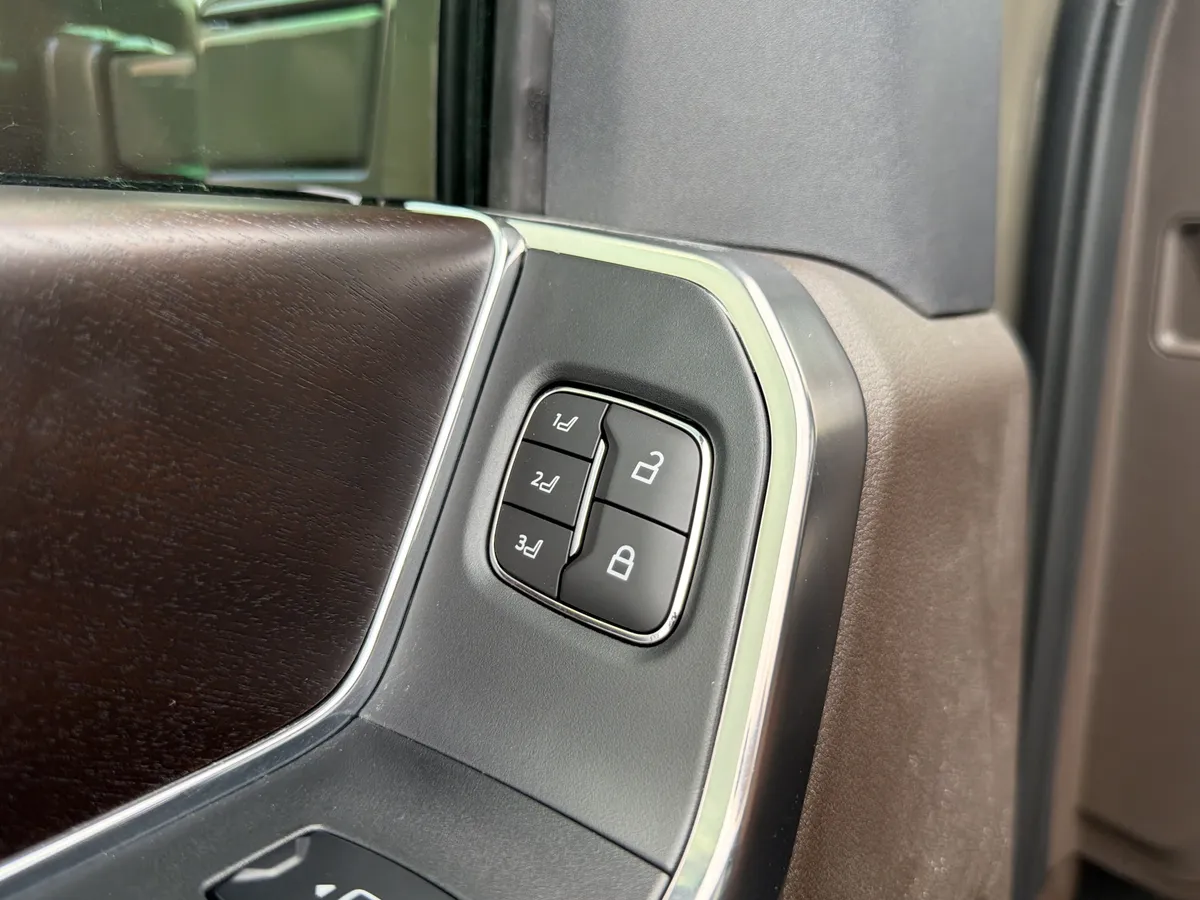 2026 Ford Super Duty F-350 SRW King Ranch thumbnail 25