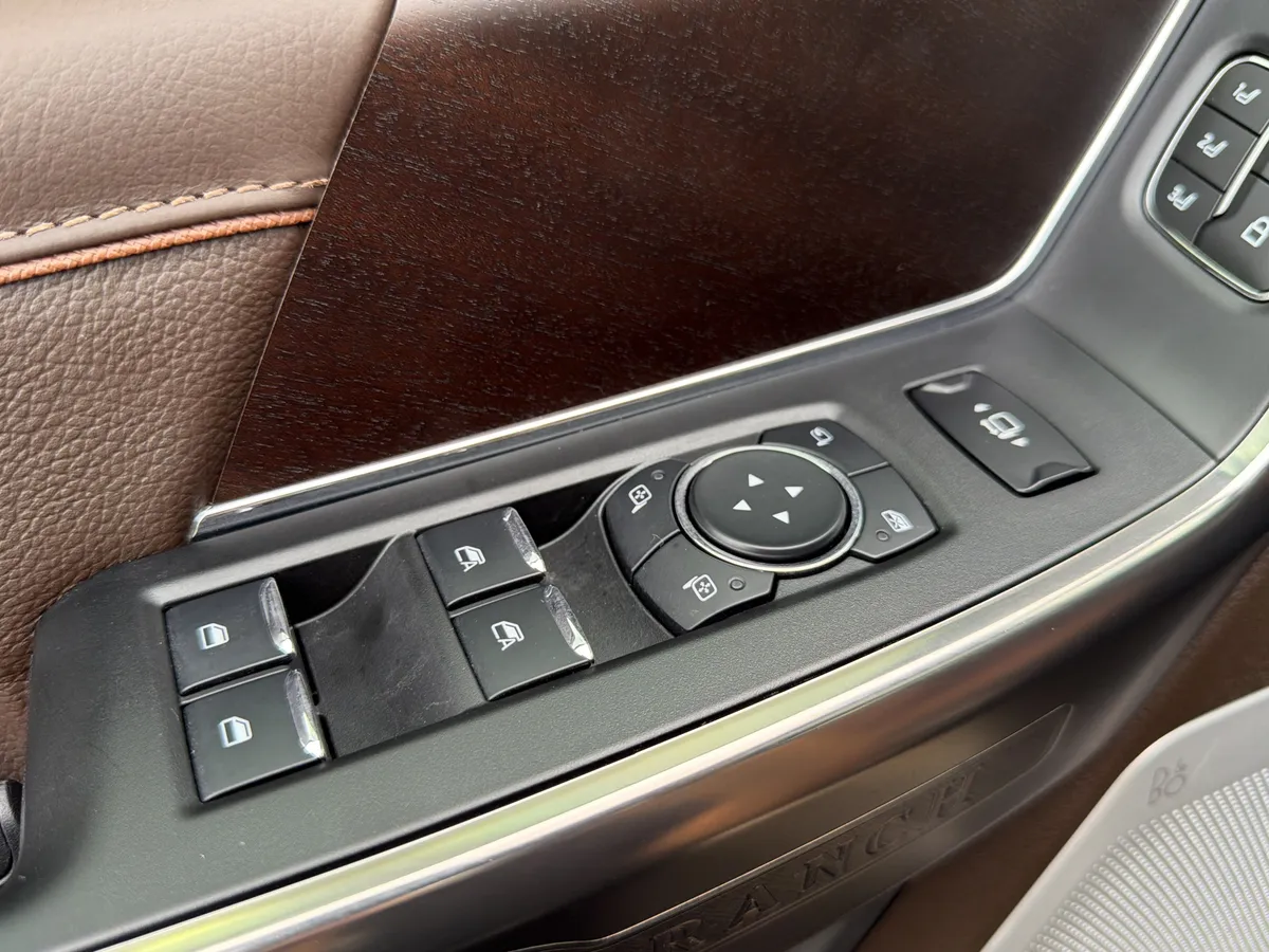 2026 Ford Super Duty F-350 SRW King Ranch thumbnail 26