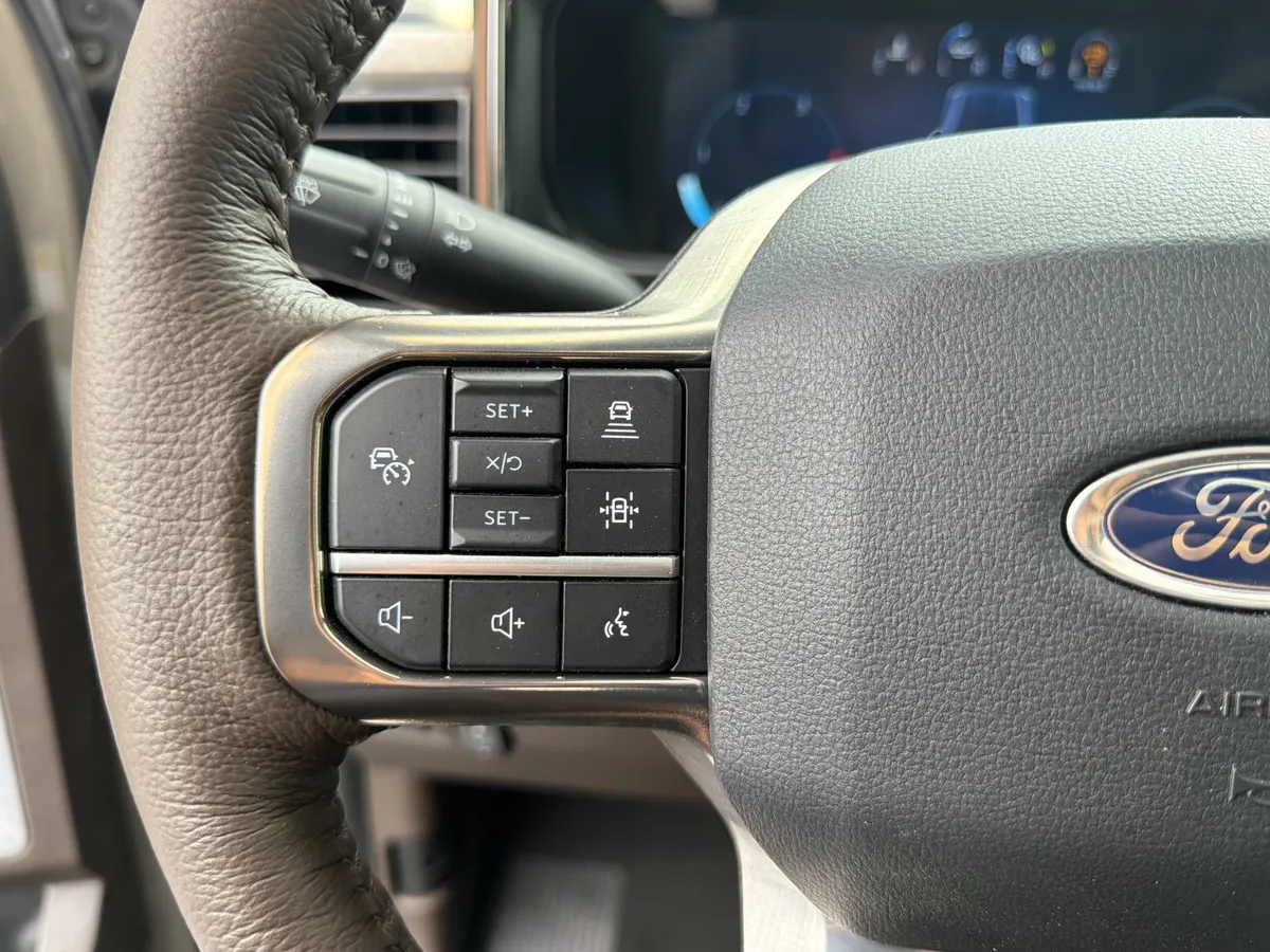 2026 Ford Super Duty F-350 SRW King Ranch thumbnail 31
