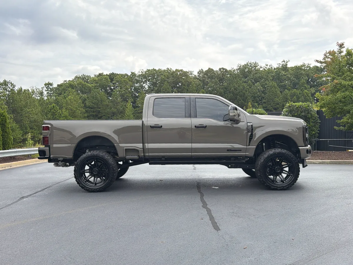 2026 Ford Super Duty F-350 SRW King Ranch thumbnail 4