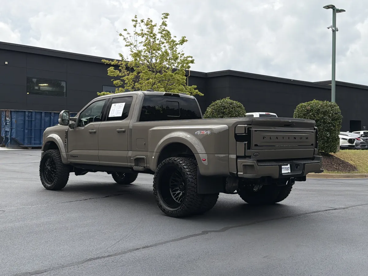 2026 Ford Super Duty F-450 DRW Platinum thumbnail 14