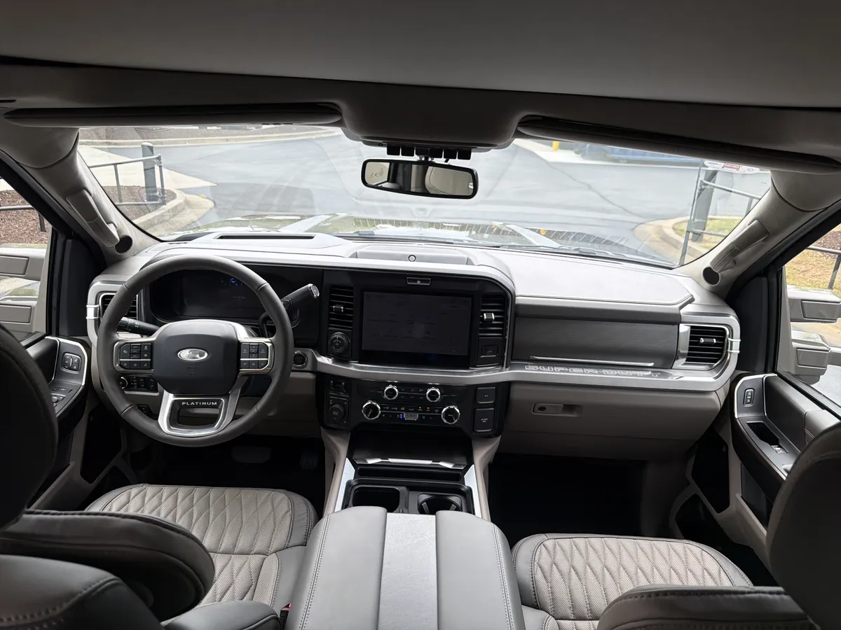2026 Ford Super Duty F-450 DRW Platinum thumbnail 17
