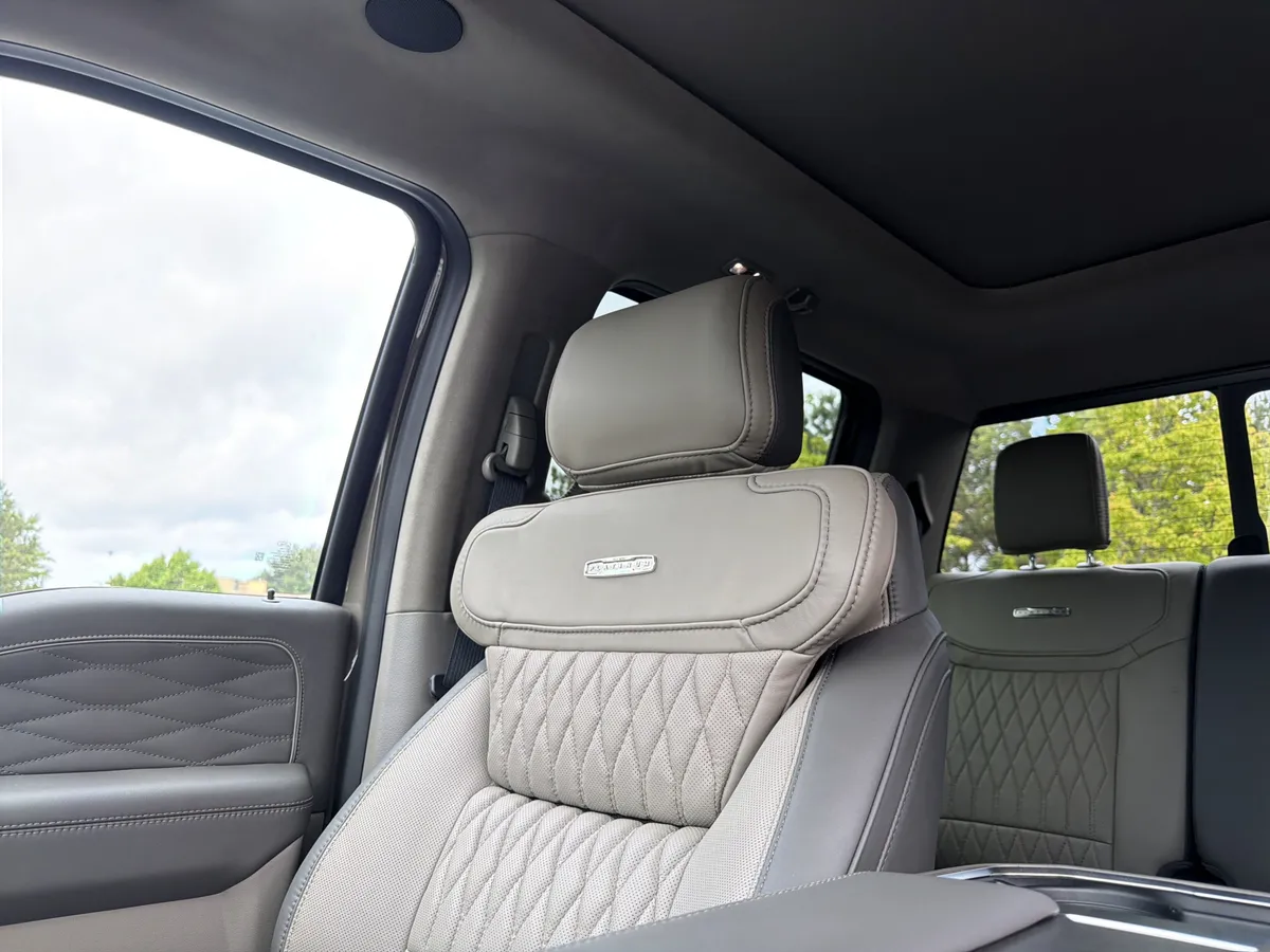 2026 Ford Super Duty F-450 DRW Platinum thumbnail 19