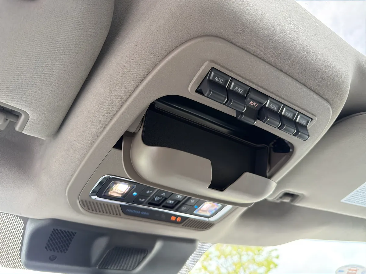 2026 Ford Super Duty F-450 DRW Platinum thumbnail 21