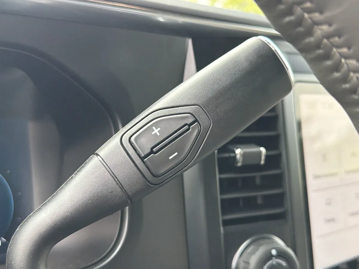 2026 Ford Super Duty F-450 DRW Platinum thumbnail 31
