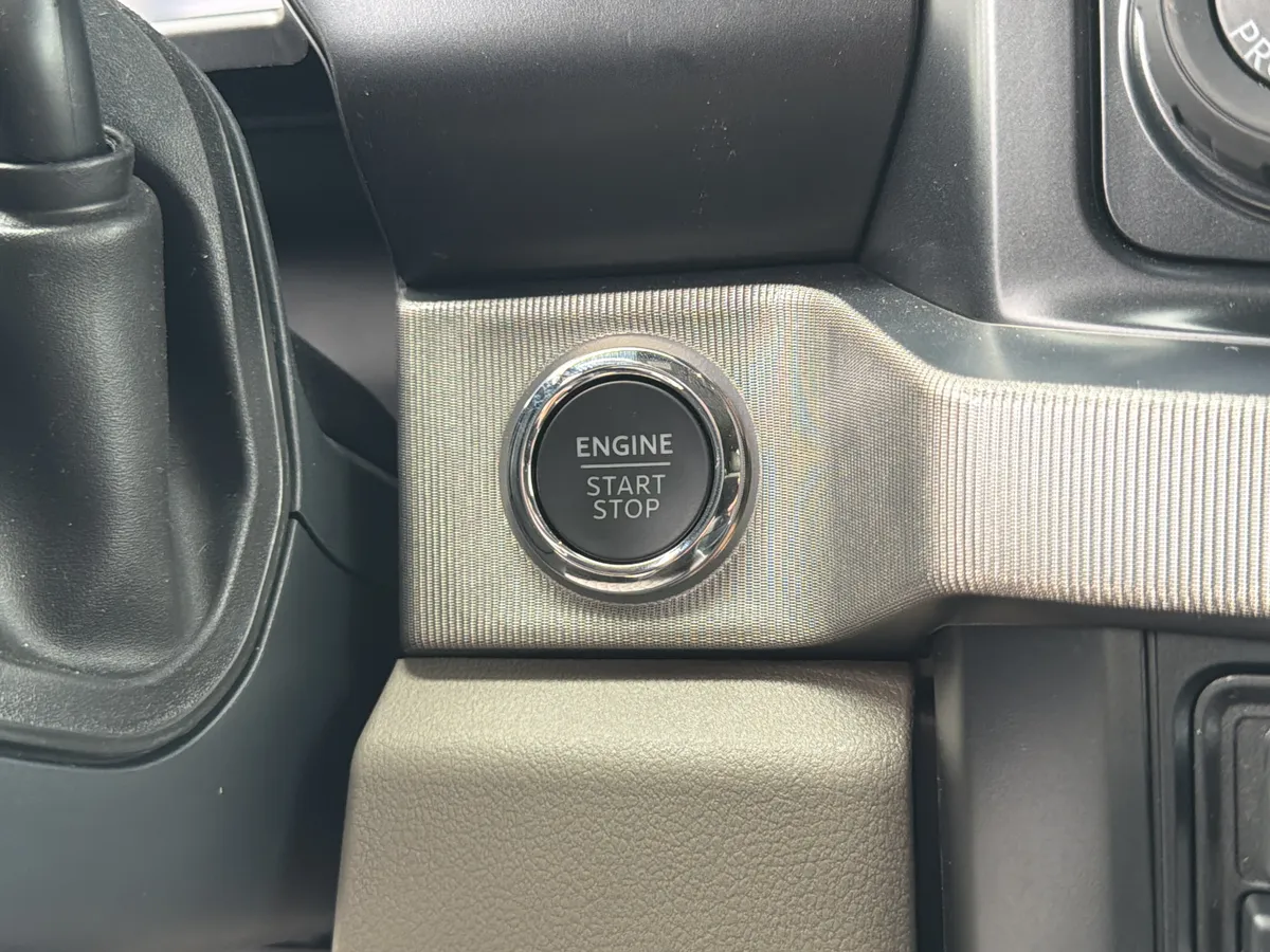 2026 Ford Super Duty F-450 DRW Platinum thumbnail 32