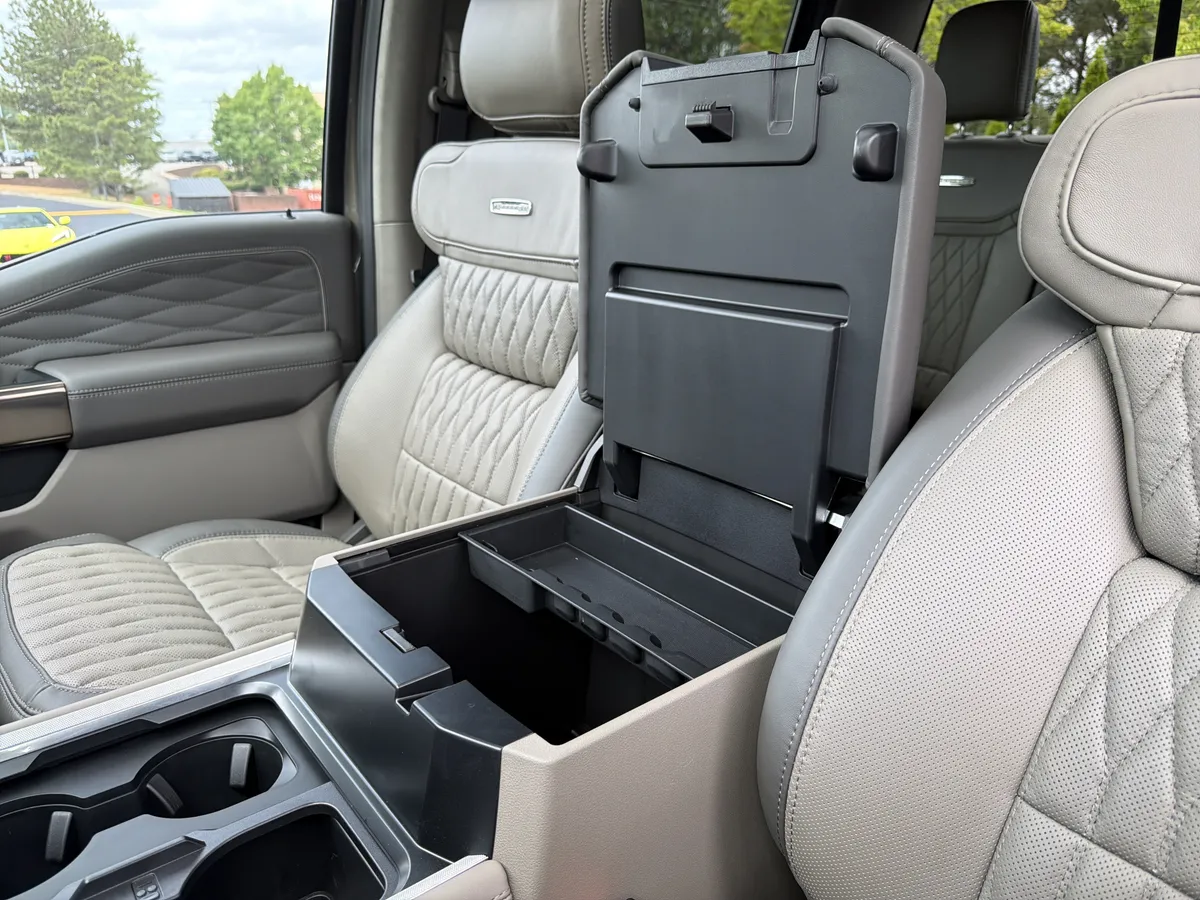 2026 Ford Super Duty F-450 DRW Platinum thumbnail 38