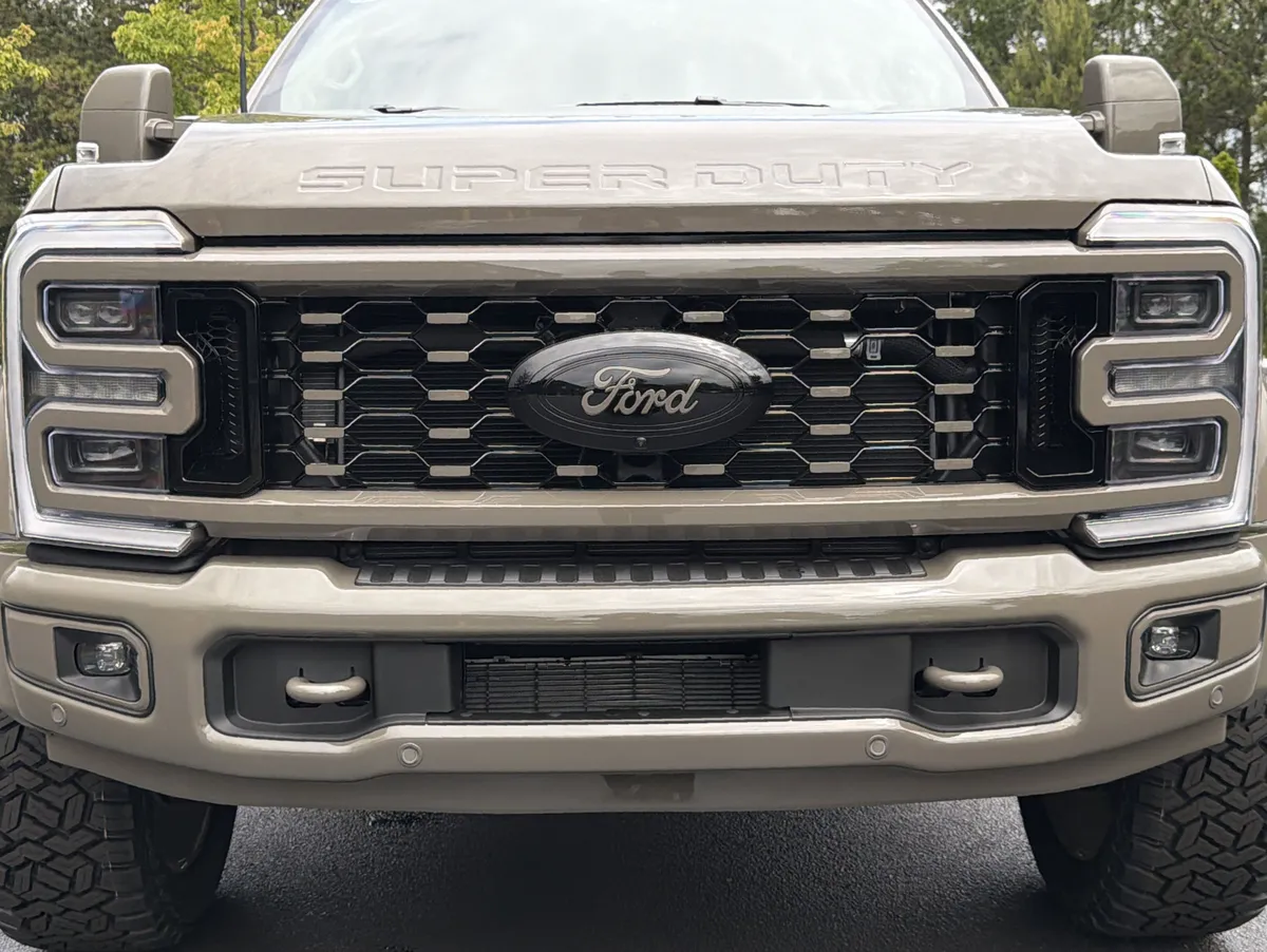 2026 Ford Super Duty F-450 DRW Platinum thumbnail 44