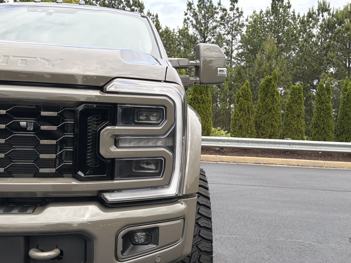 2026 Ford Super Duty F-450 DRW Platinum thumbnail 45