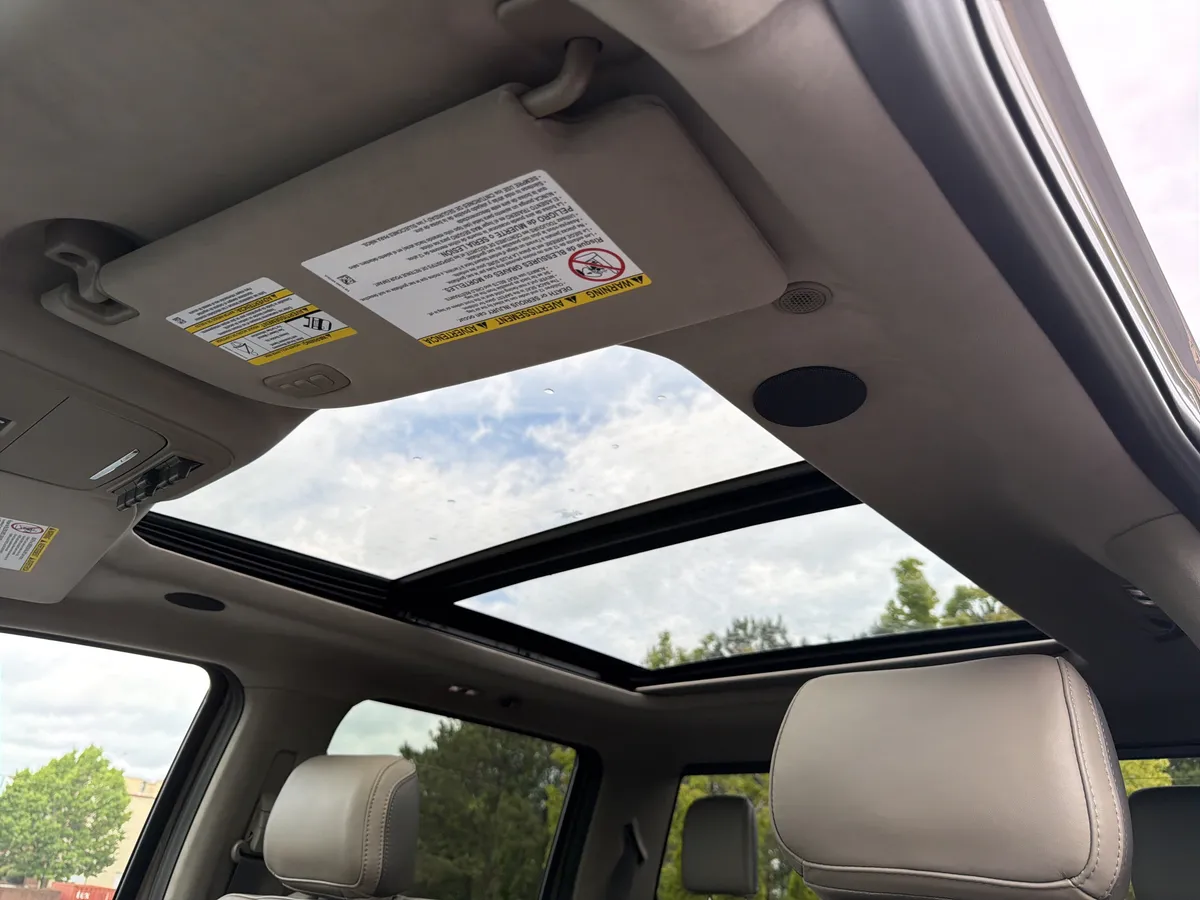 2026 Ford Super Duty F-450 DRW Platinum thumbnail 8