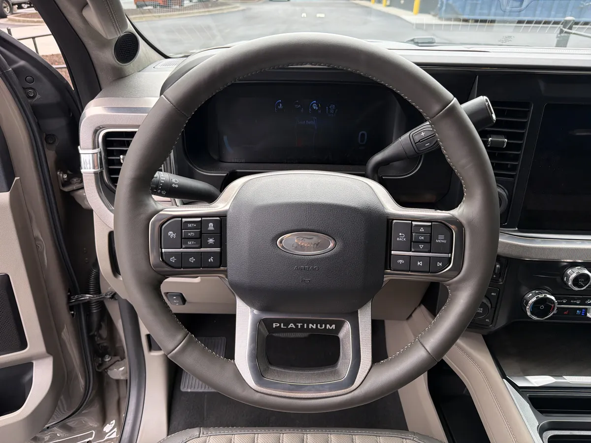 2026 Ford Super Duty F-450 DRW Platinum thumbnail 9