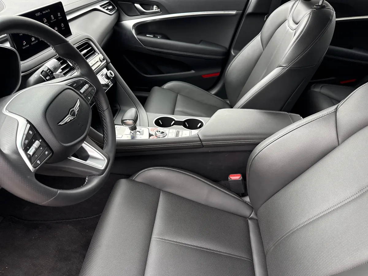 2026 Genesis G70 2.5T RWD thumbnail 10