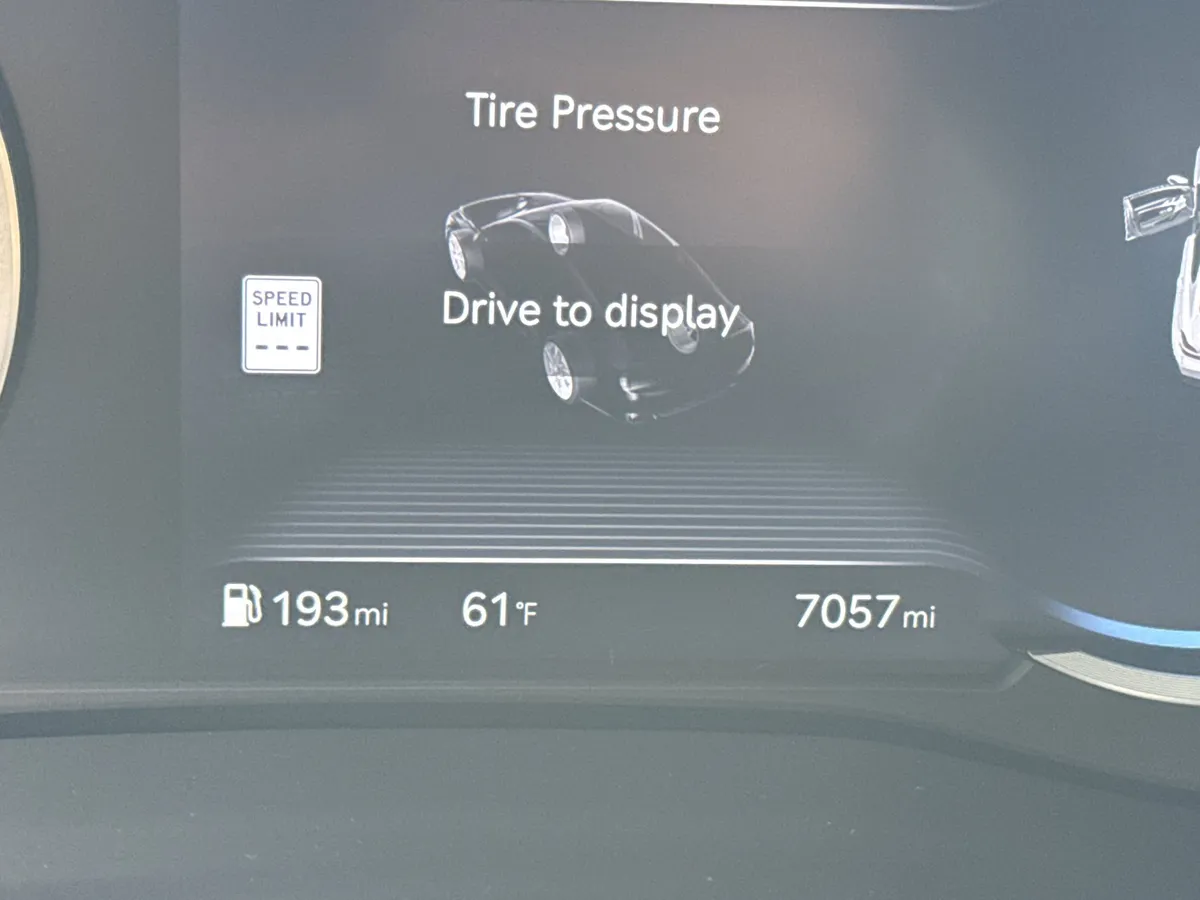 2026 Genesis G70 2.5T RWD thumbnail 21