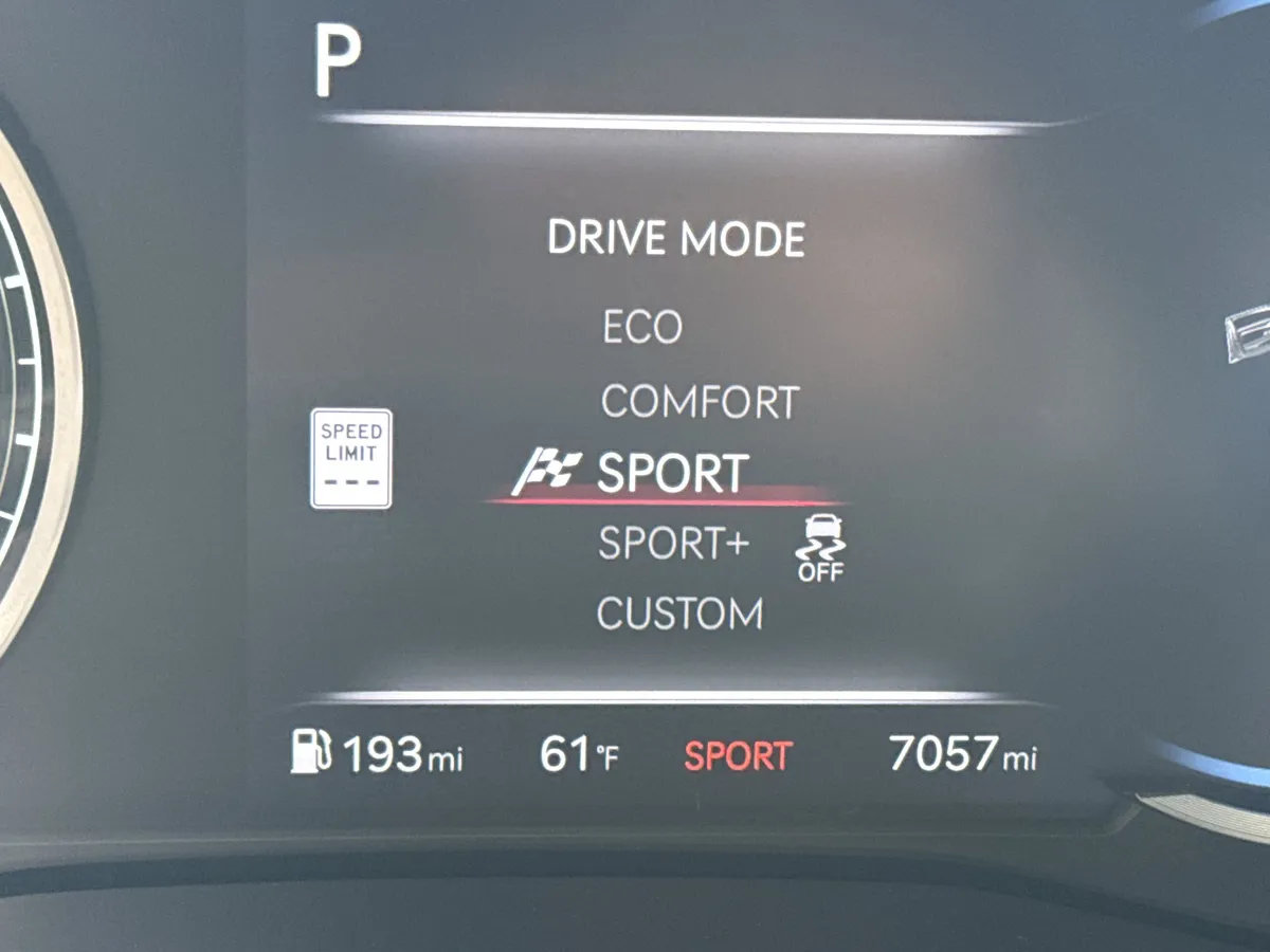 2026 Genesis G70 2.5T RWD thumbnail 22