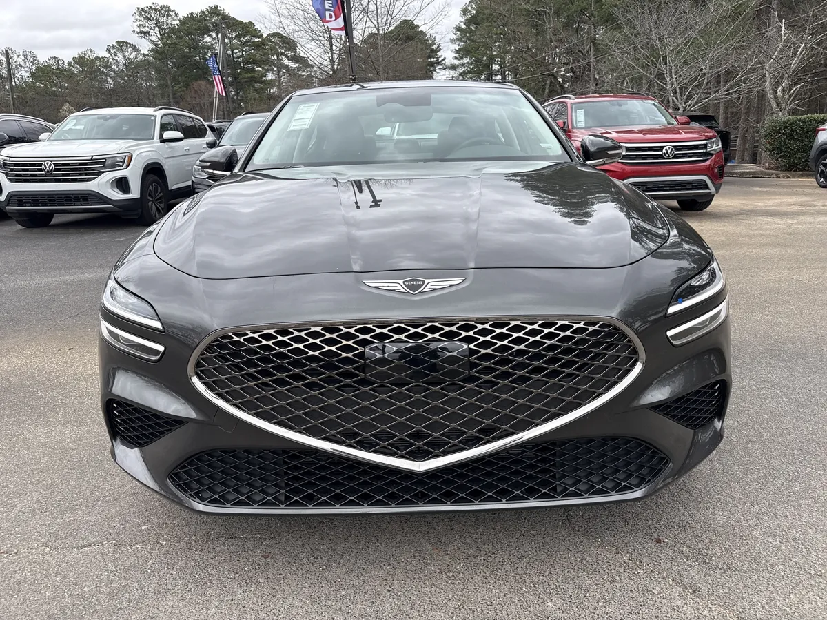 2026 Genesis G70 2.5T RWD thumbnail 8