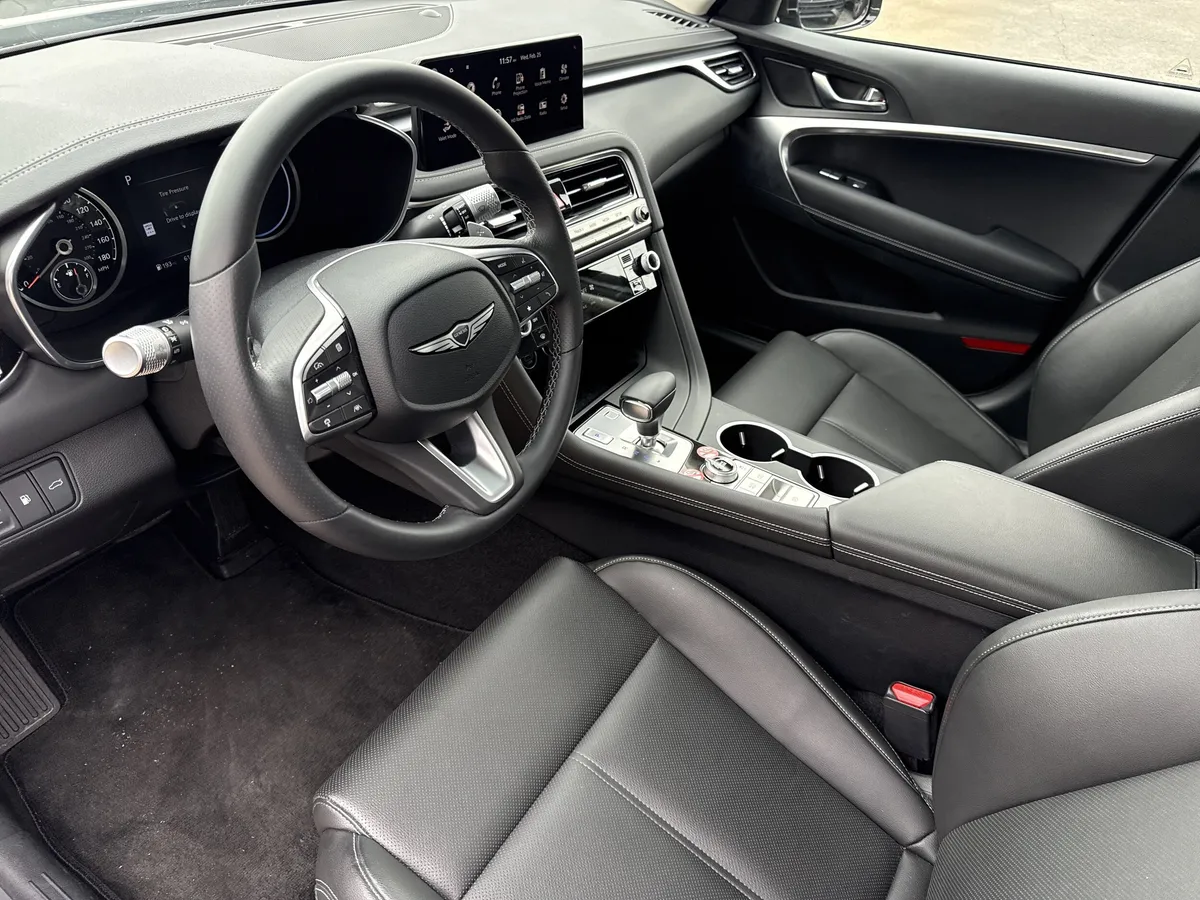 2026 Genesis G70 2.5T RWD thumbnail 9