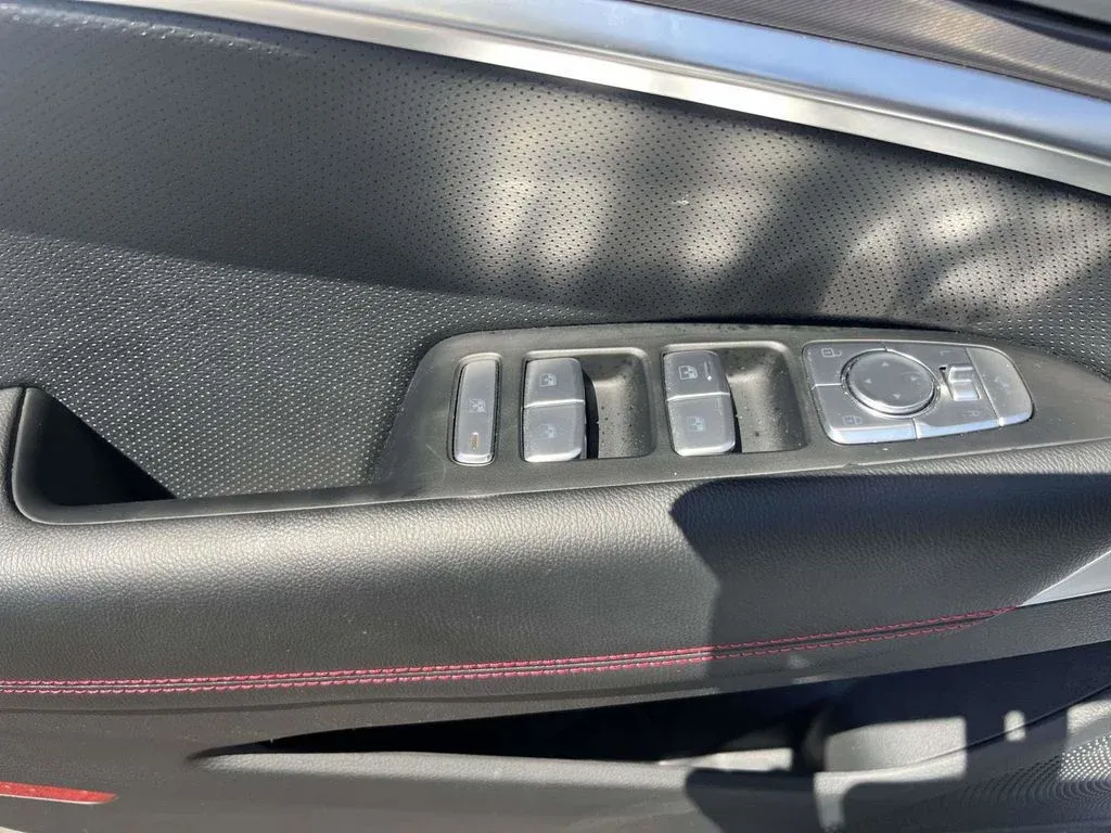 2026 Genesis G70 3.3T Sport Prestige thumbnail 15
