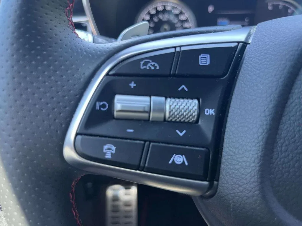 2026 Genesis G70 3.3T Sport Prestige thumbnail 17