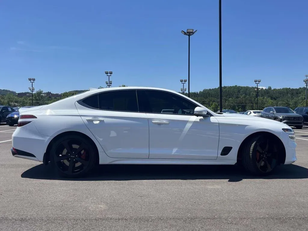 2026 Genesis G70 3.3T Sport Prestige thumbnail 2