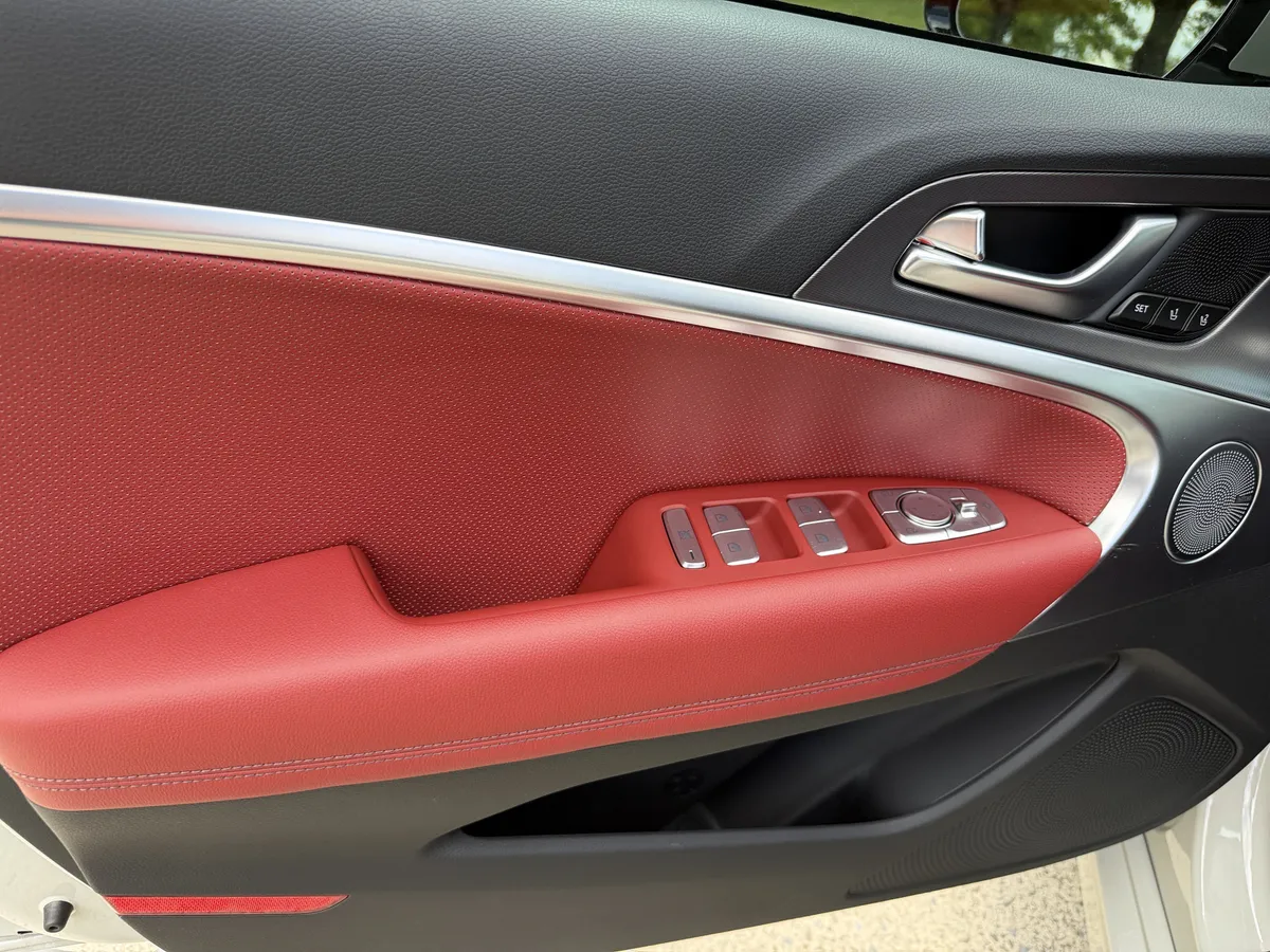 2026 Genesis G70 3.3T Sport Prestige thumbnail 10
