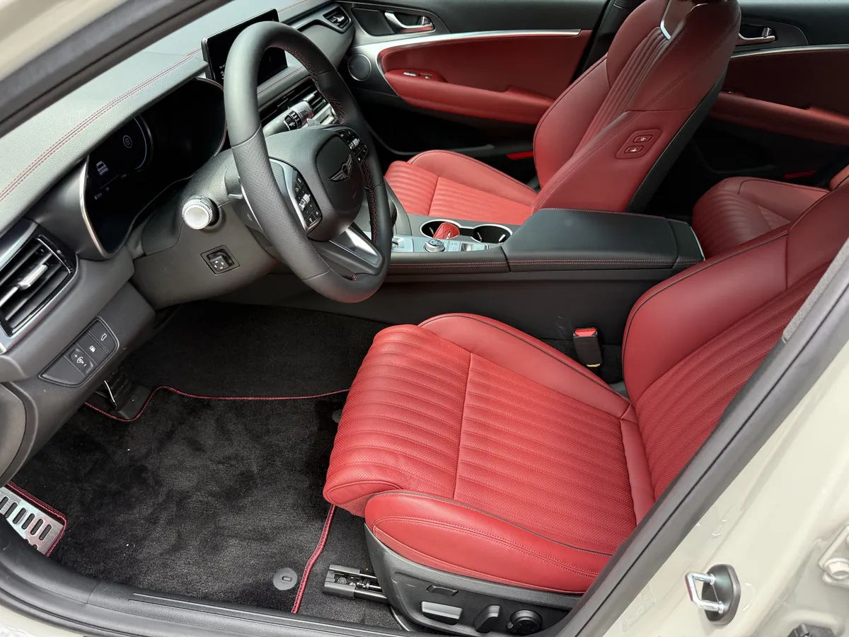 2026 Genesis G70 3.3T Sport Prestige thumbnail 9