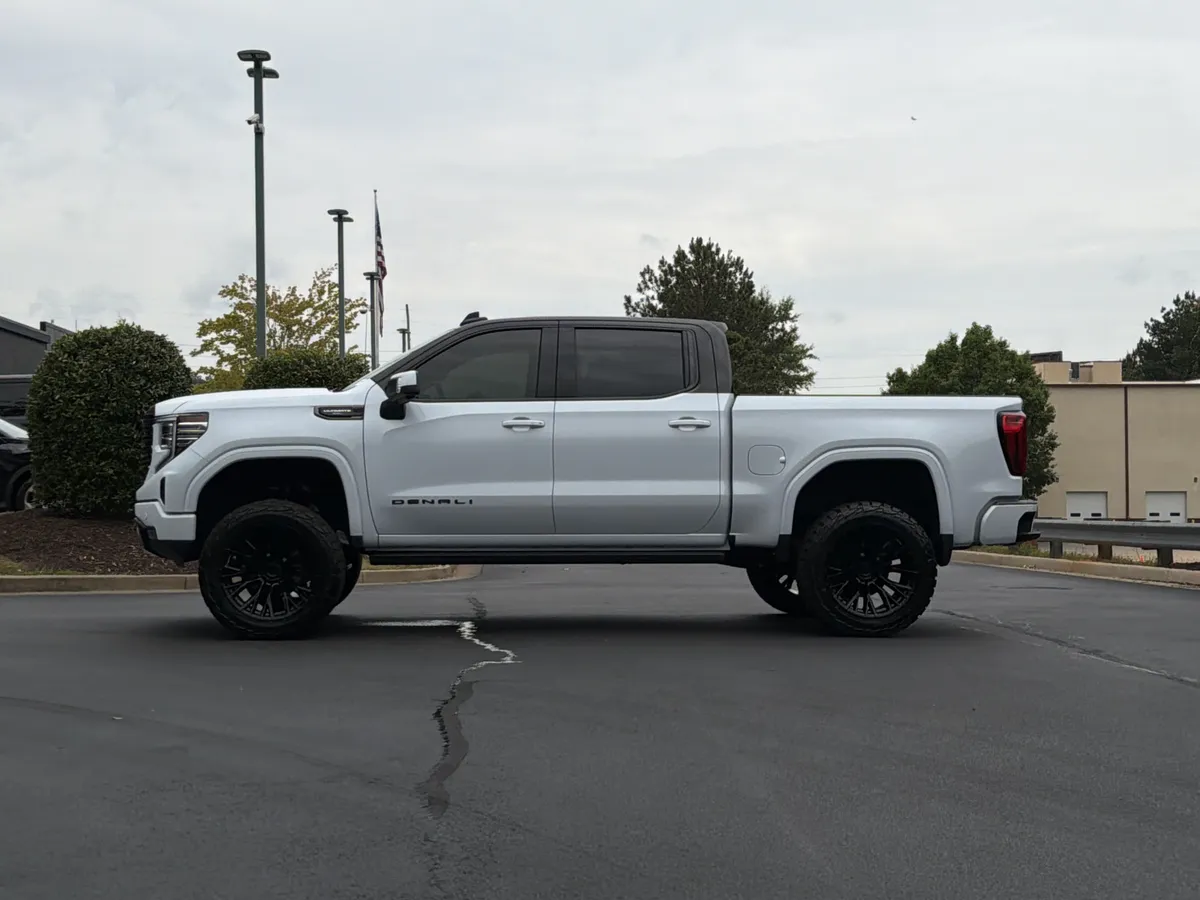 2026 GMC Sierra 1500 Denali Ultimate thumbnail 14