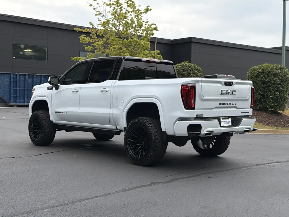 2026 GMC Sierra 1500 Denali Ultimate thumbnail 15