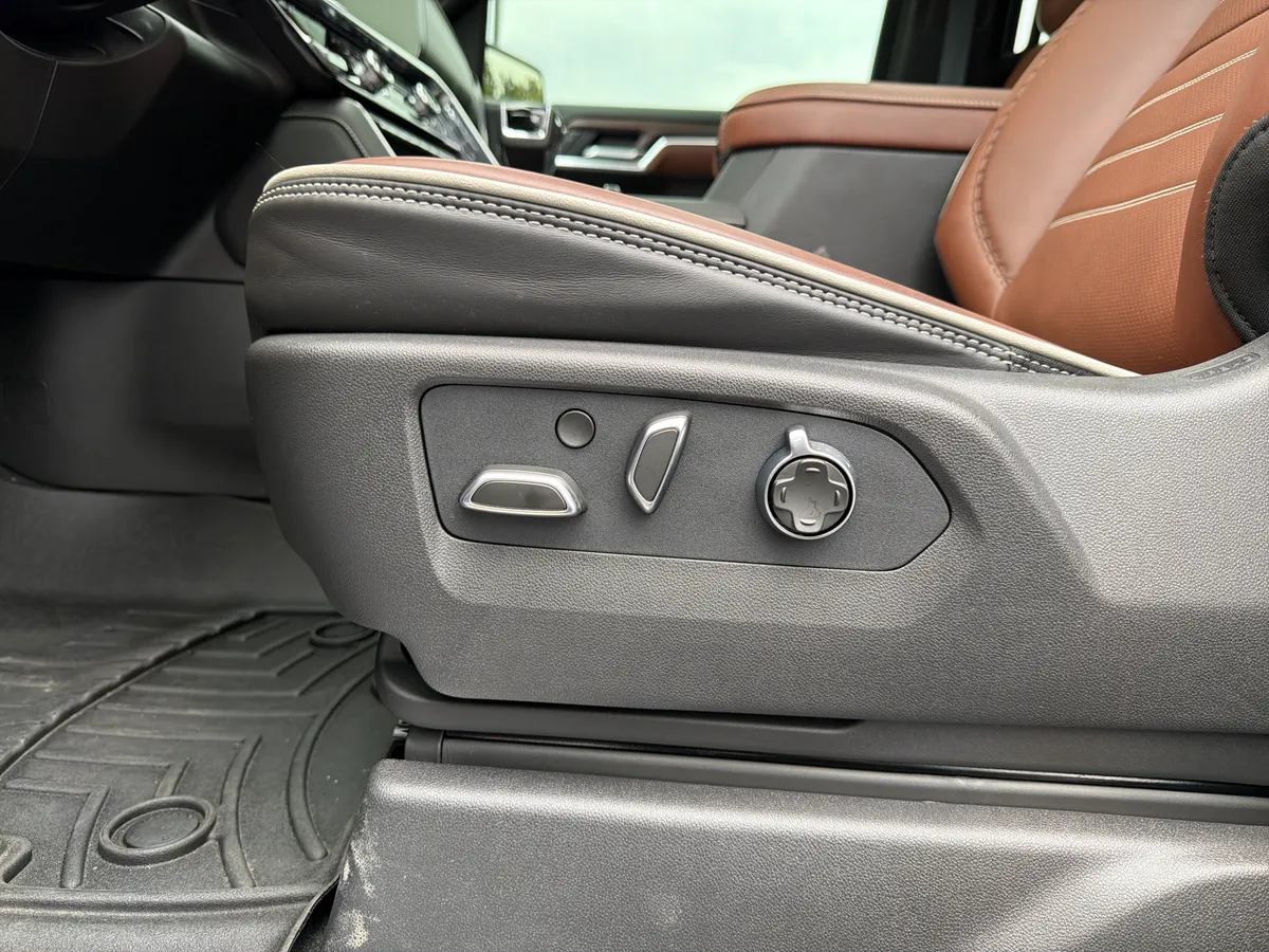 2026 GMC Sierra 1500 Denali Ultimate thumbnail 26