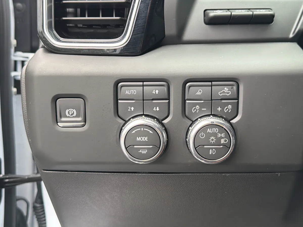 2026 GMC Sierra 1500 Denali Ultimate thumbnail 27