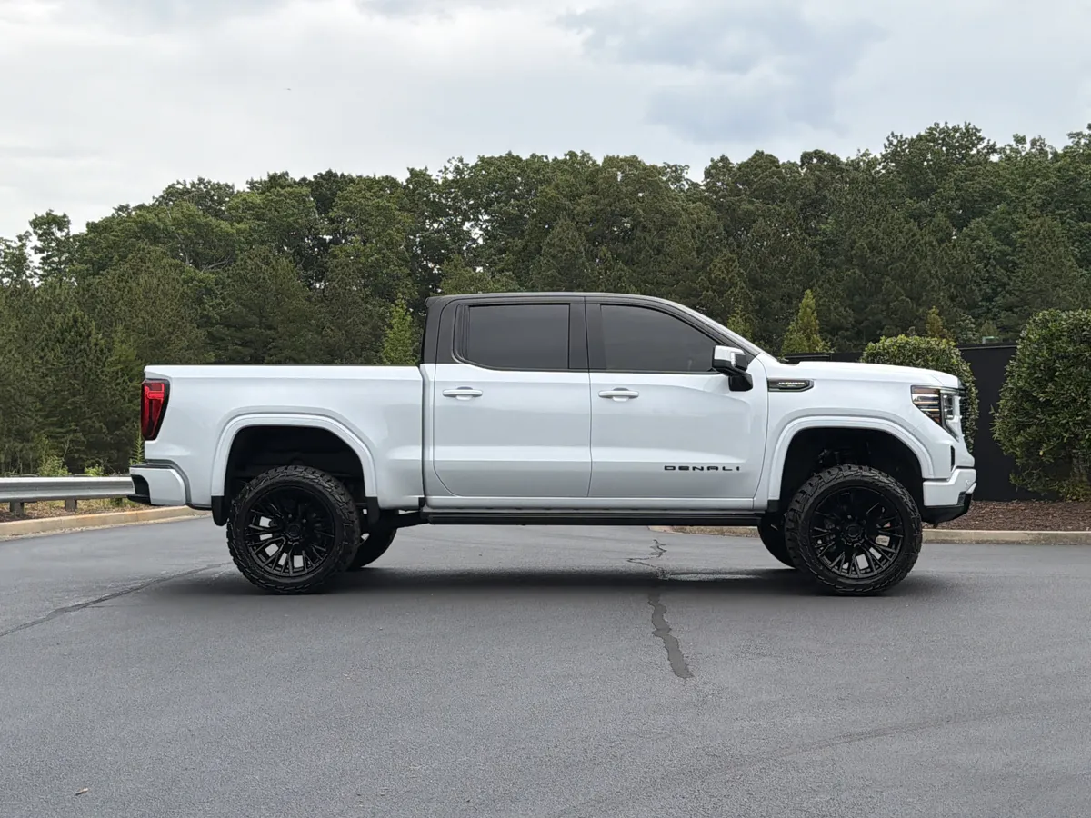 2026 GMC Sierra 1500 Denali Ultimate thumbnail 4