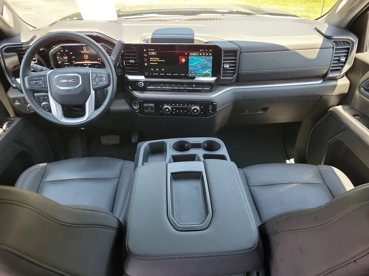 2026 GMC Sierra 1500 SLT thumbnail 10