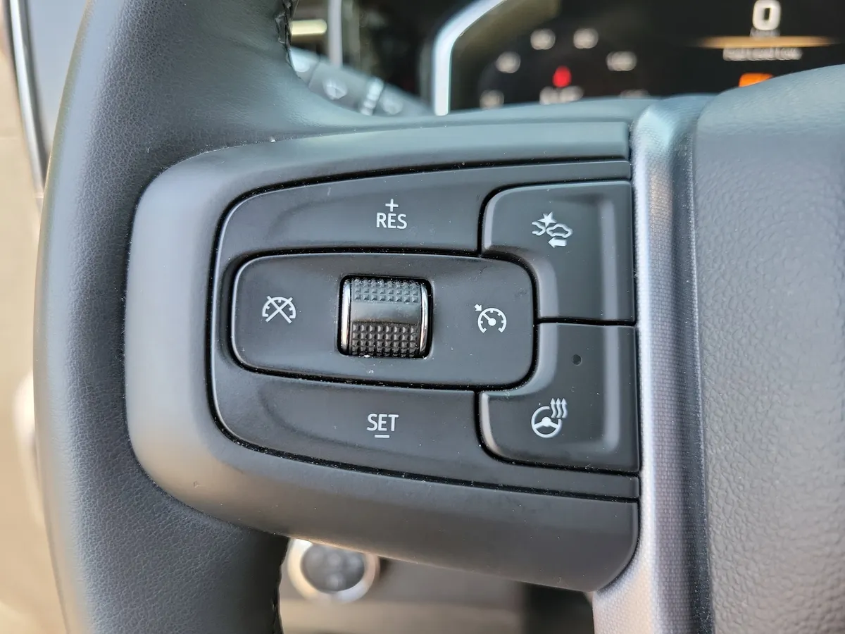 2026 GMC Sierra 1500 SLT thumbnail 18