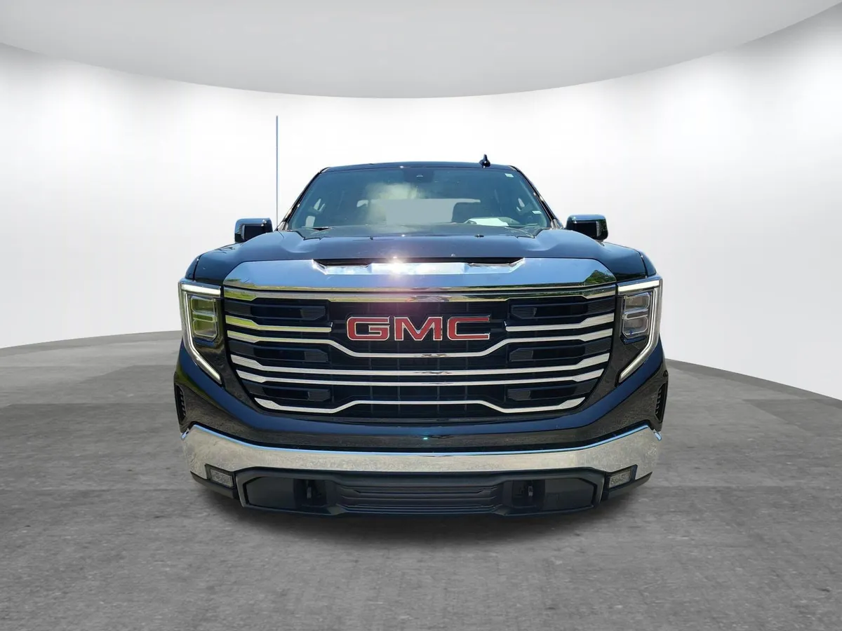 2026 GMC Sierra 1500 SLT thumbnail 22