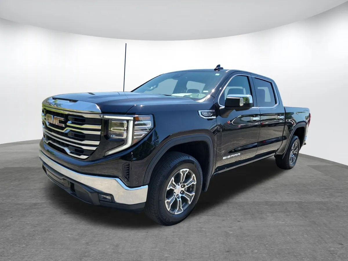 2026 GMC Sierra 1500 SLT thumbnail 23
