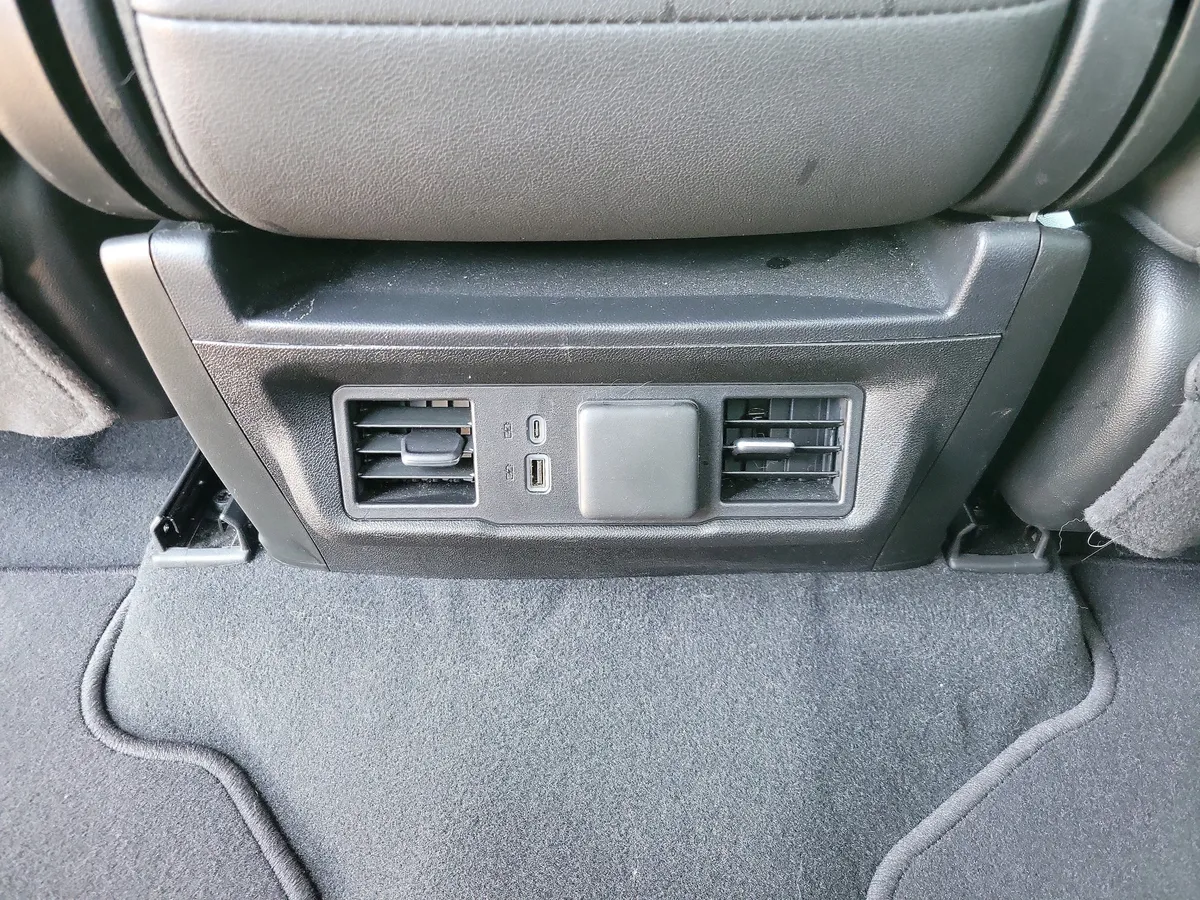 2026 GMC Sierra 1500 SLT thumbnail 9