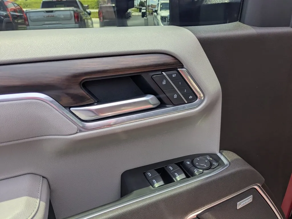 2026 GMC Sierra 1500 SLT thumbnail 12