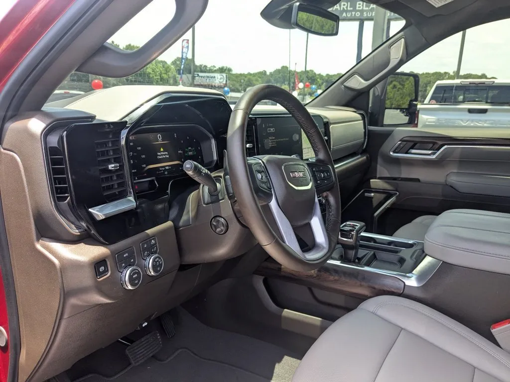 2026 GMC Sierra 1500 SLT thumbnail 14